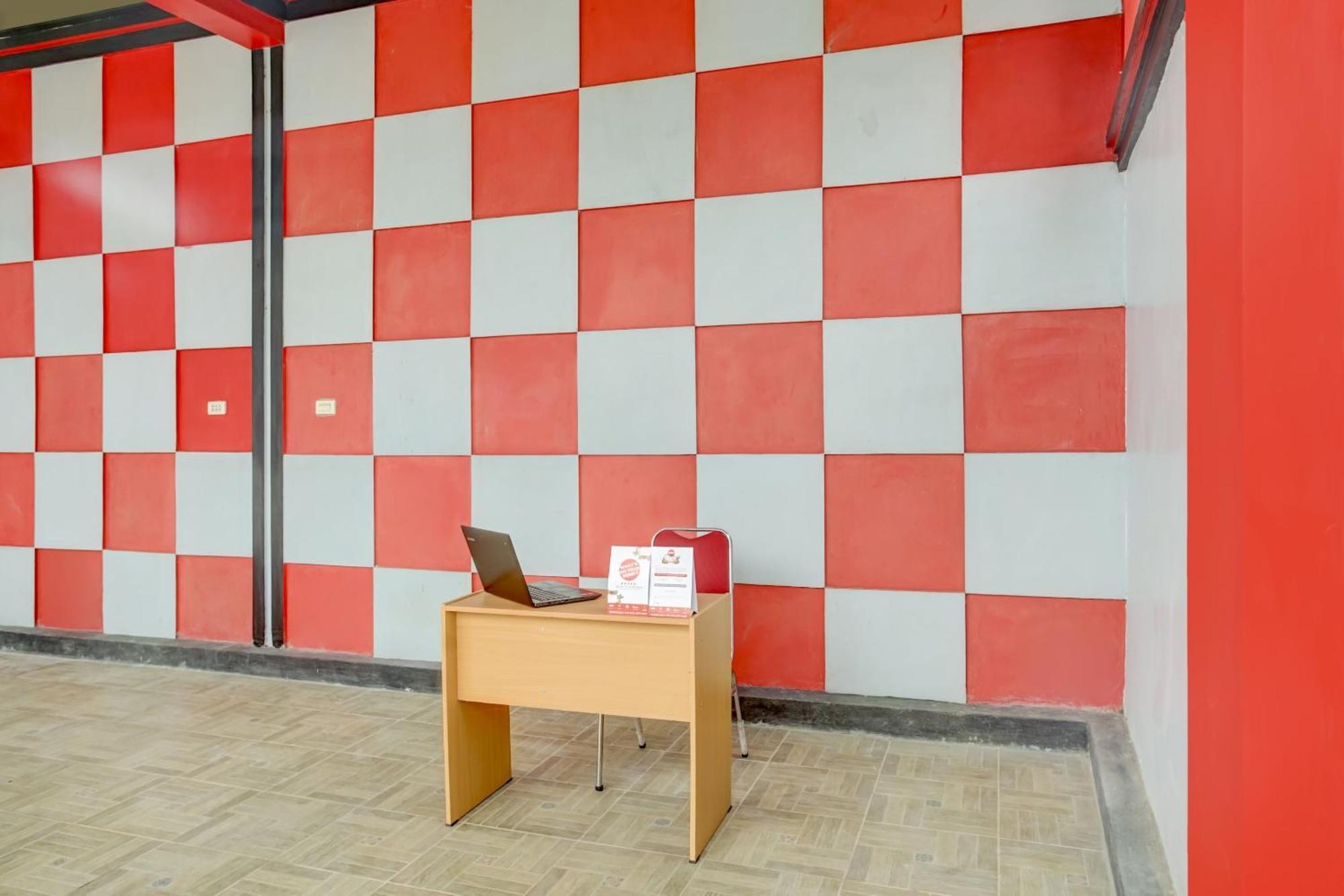 Oyo Life 3982 Azka Homestay Syariah 반다르 람풍 외부 사진